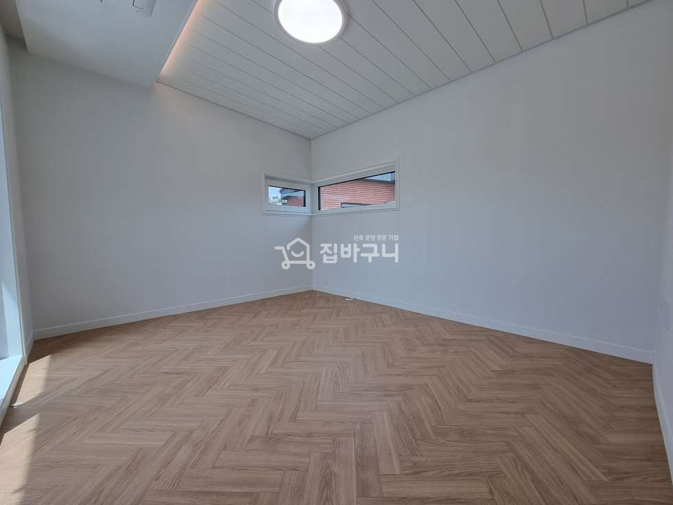 경기 고양일산서구 덕이동 북유럽 느낌의 일산 단독주택! 루프탑 풀장까지 갖춘 럭셔리 타운하우스 분양 매물번호 11996 사진 9