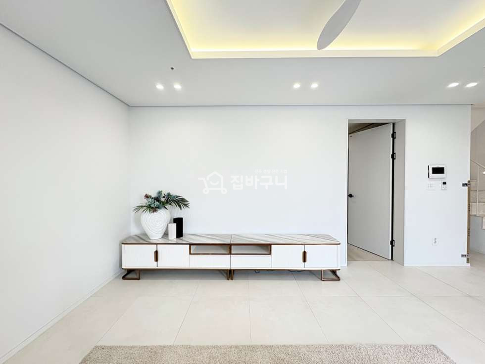 경기 부천오정구 고강동 부천 고강동 복층 4룸 ★ 넓은 공간에 야외테라스 2개까지 갖춘 신축아파트! 분양 매물번호 13605 사진 2