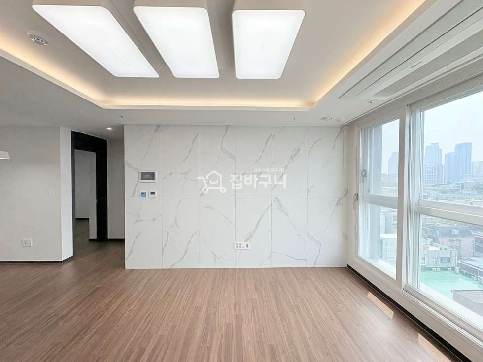 서울 광진구 구의동 구의동 신축아파트! 방3 욕실2 구조에 베란다+교통+학세권까지 완비! 분양 매물번호 13600 사진 3