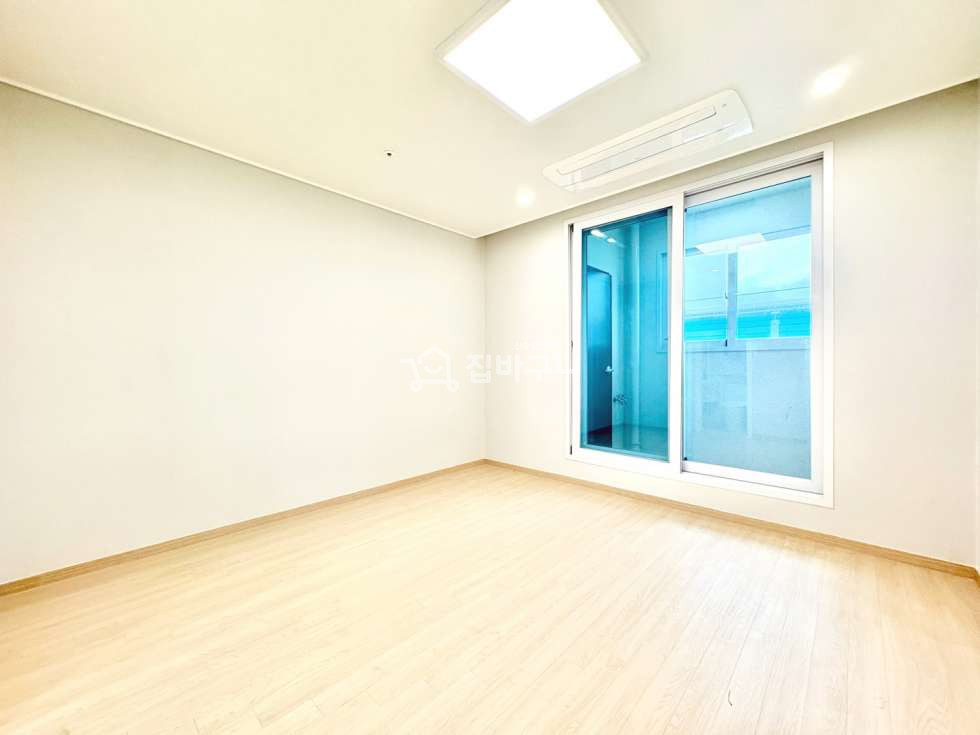 경기 부천오정구 내동 냉장고와 김치냉장고를 옵션으로! 빵빵한 옵션과 채광 훌륭한 거실 드넓은 테라스까지! + 학세권 입지 분양 매물번호 13522 사진 7