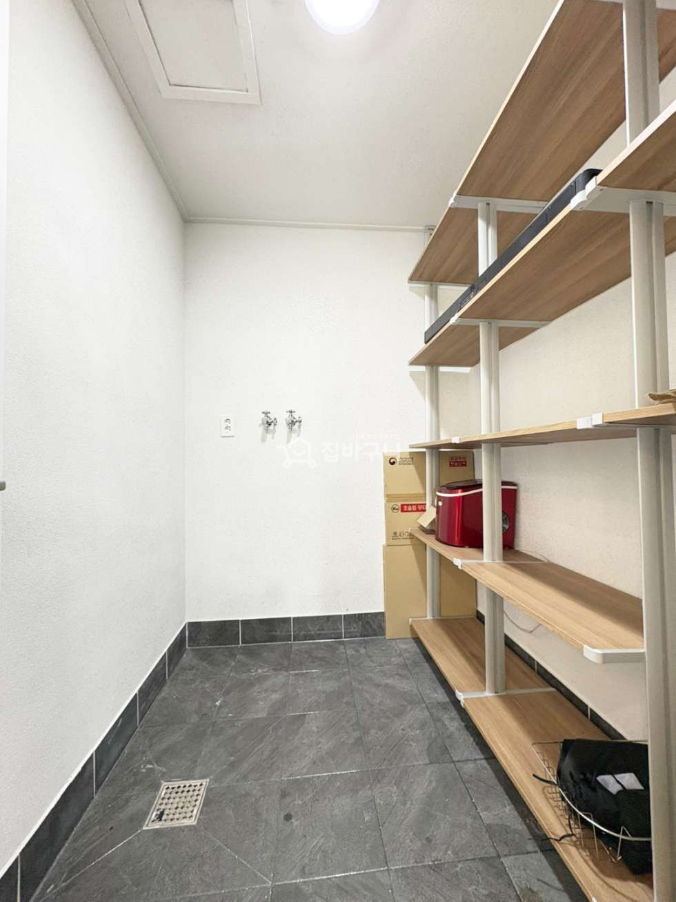 경기 안양만안구 안양동 안양역 도보권에 바로앞 초등학교가? 생활권인프라 갖춘 고급진 딥그린 포인트 인테리어 3룸 분양 매물번호 13520 사진 13