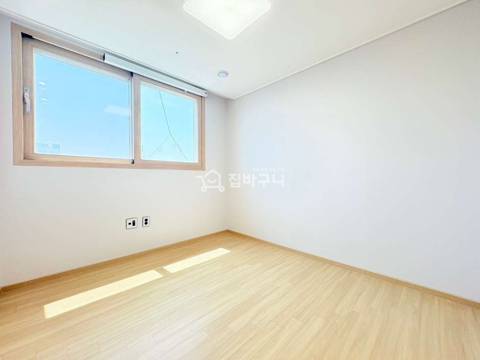 경기 안양만안구 안양동 안양초 도보 3분, 수납창고와 광파오븐까지 갖춘 실속형 3룸 신축! 이마트·다이소 생활 인프라 완비 분양 매물번호 13519 사진 9
