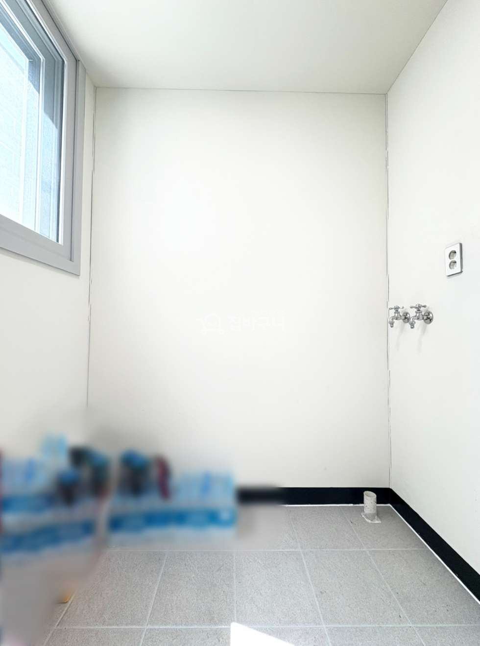 경기 안양만안구 안양동 학교 인근 학세권으로 자녀 있는 가족분들에게 추천! 넓은 드레스룸으로 수납걱정 없는 깔끔한 내부 인테리어의 3룸 분양 매물번호 13517 사진 10