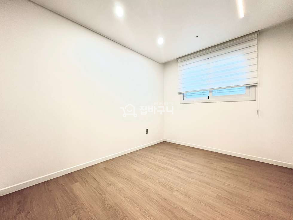 경기 평택시 서정동 ☆모던한 내부 인테리어와 드레스룸,다용도실까지! 3-4인 가족이 거주하기 딱 좋은 아파트! ★ 분양 매물번호 13507 사진 12