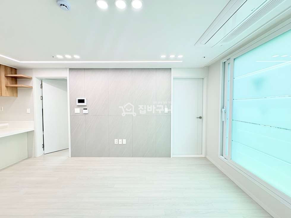 서울 금천구 시흥동 시흥초 도보 5분·홈플러스·올리브영·공원까지 도보 생활권! 전열교환기+아일랜드식탁+각 방 시스템에어컨까지 완비된 신축 3룸 분양 매물번호 13504 사진 4