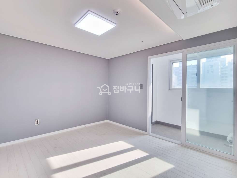 경기 부천원미구 원미동 깔끔한 내부와 넉넉한 수납공간 , 베란다까지 재난상황시 대피공간까지 마련된 실용적인구조 + 인프라 분양 매물번호 13502 사진 6