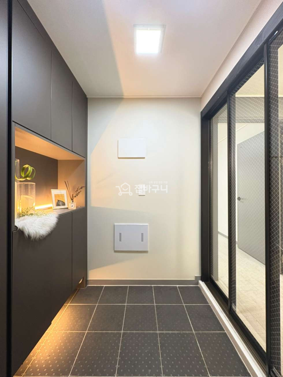 경기 평택시 지산동 깔끔의 정석 세련된 매트한 타일과 우드톤의 조화로운 인테리어 의 평택 실평수 넓은 3룸!! 분양 매물번호 13495 사진 14