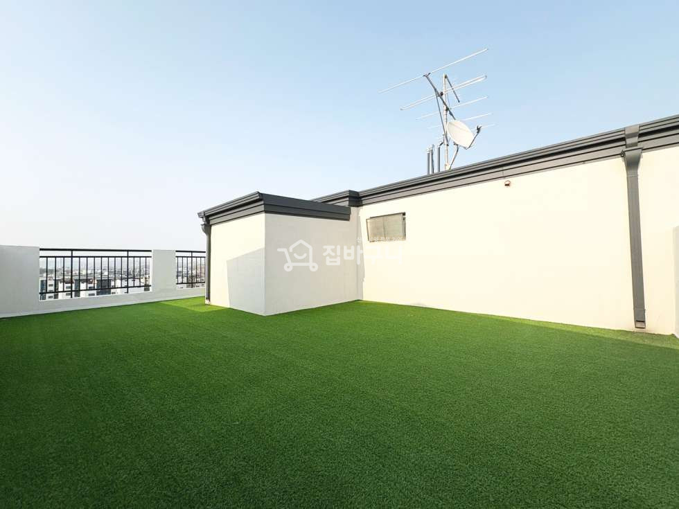 경기 파주시 상지석동 풀옵션으로 입주가능한데 넓고 개방감 대박인 4룸 복층테라스 세대?! 내부와 테라스 모두 그린톤 인테리어로 차분한 분위기 up 분양 매물번호 13491 사진 19
