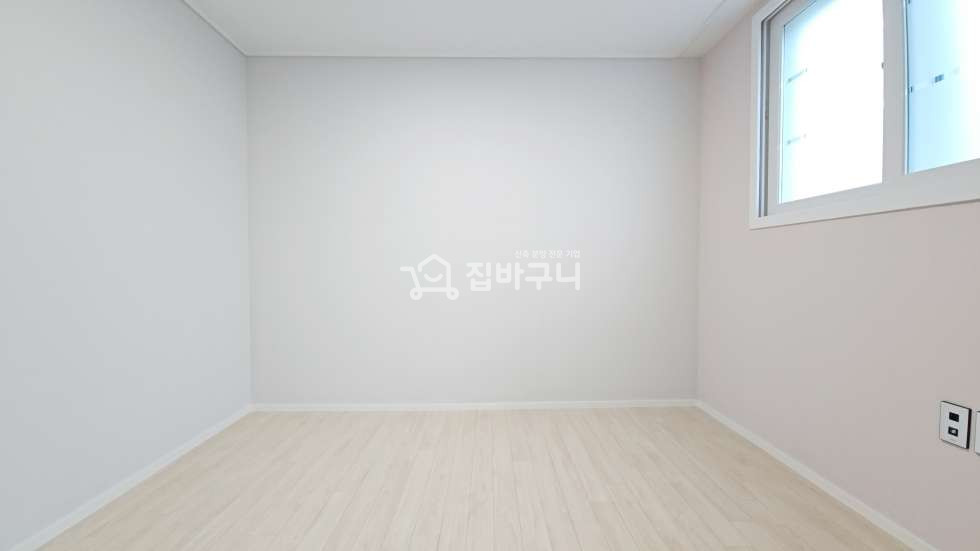 경기 안산상록구 본오동 사리역 도보3분거리 활용도 높은 복층공간으로 한층 더 공간감을 살린 2룸 복층구조 개방감 넓은 화이트톤 거실까지! 분양 매물번호 13489 사진 9