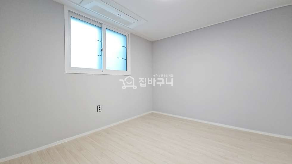 경기 안산상록구 본오동 사리역 도보3분거리 활용도 높은 복층공간으로 한층 더 공간감을 살린 2룸 복층구조 개방감 넓은 화이트톤 거실까지! 분양 매물번호 13489 사진 10
