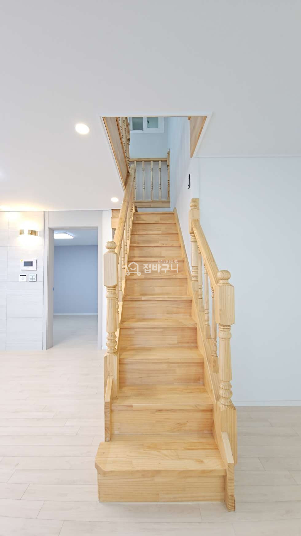 경기 안산상록구 본오동 사리역 도보3분거리 활용도 높은 복층공간으로 한층 더 공간감을 살린 2룸 복층구조 개방감 넓은 화이트톤 거실까지! 분양 매물번호 13489 사진 12