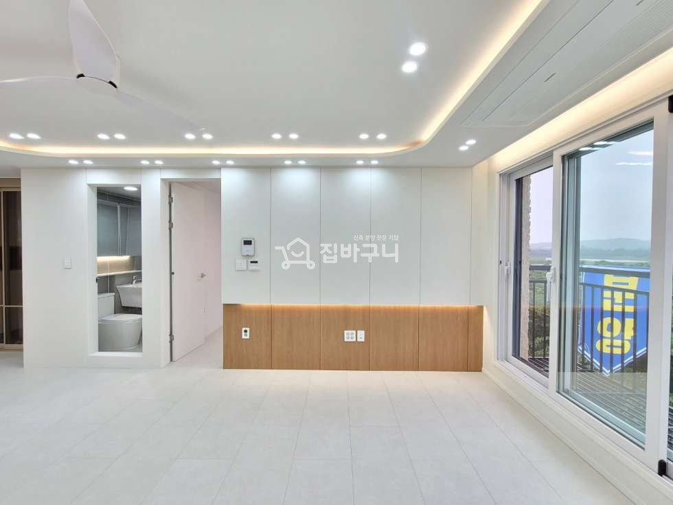 경기 안산단원구 고잔동 반려동물 키우는 반려인들 주목! 넓고 활용성 높은 테라스가 있는 고잔동 3룸 복층테라스 세대 분양 매물번호 13471 사진 4