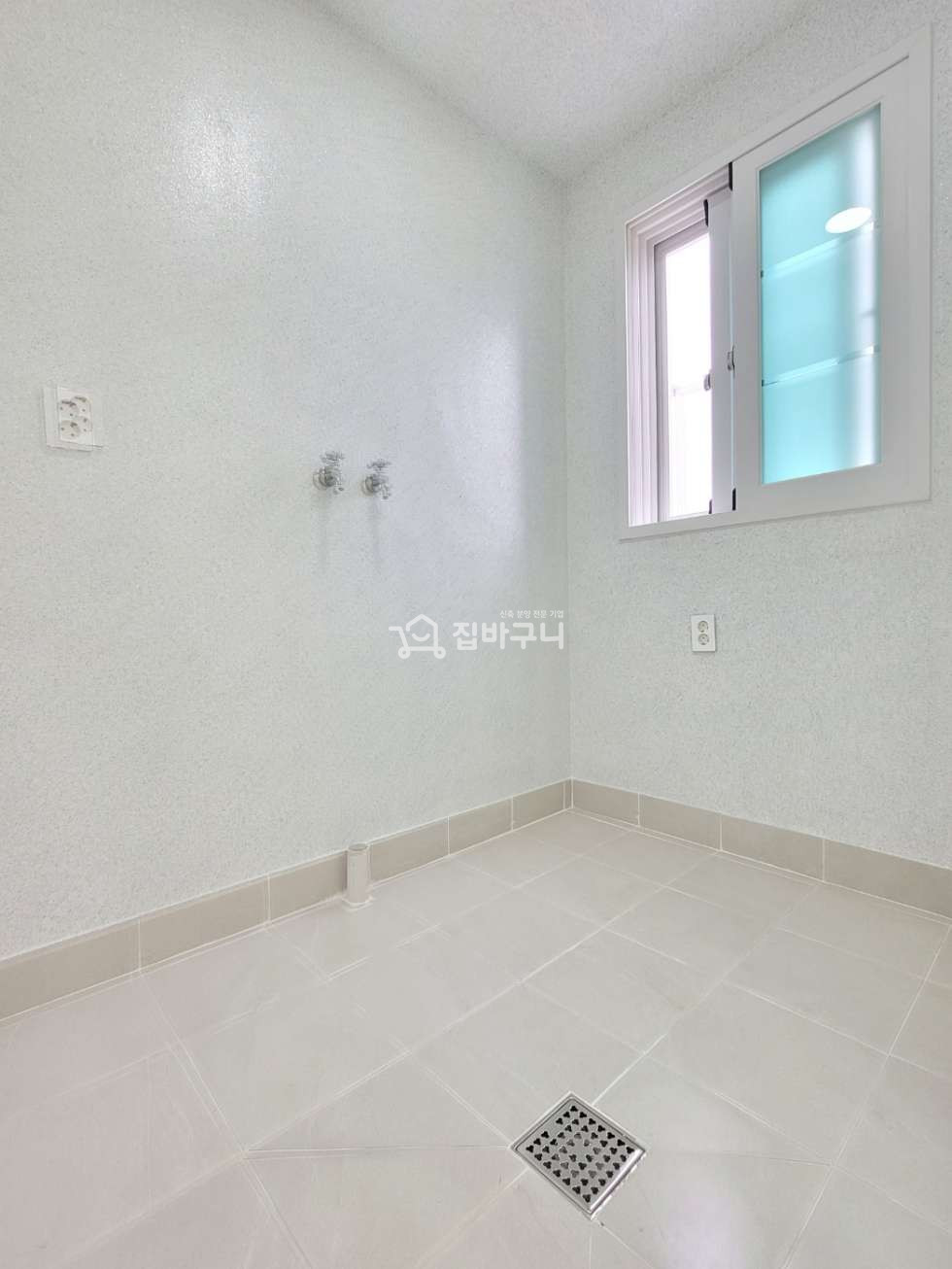 경기 안산단원구 고잔동 반려동물 키우는 반려인들 주목! 넓고 활용성 높은 테라스가 있는 고잔동 3룸 복층테라스 세대 분양 매물번호 13471 사진 8
