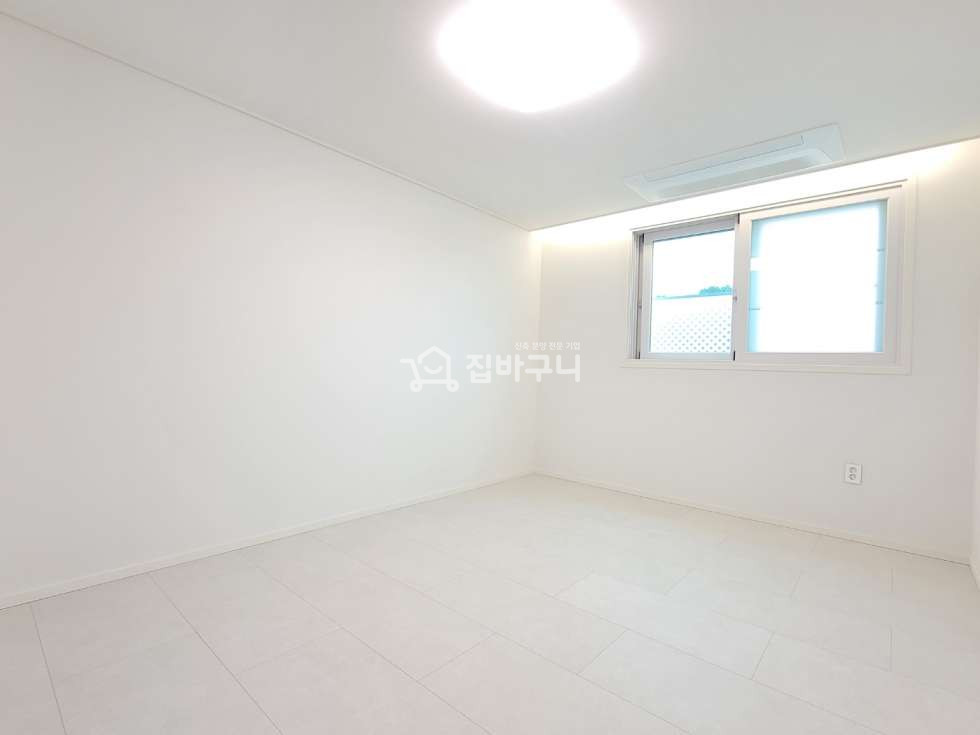 경기 안산단원구 고잔동 반려동물 키우는 반려인들 주목! 넓고 활용성 높은 테라스가 있는 고잔동 3룸 복층테라스 세대 분양 매물번호 13471 사진 19