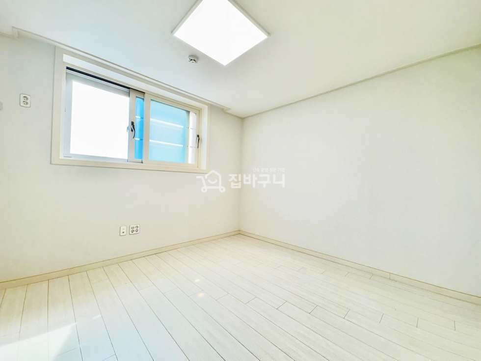 경기 수원권선구 권선동 투룸 같지 않은 깔끔한 실용적인 구조의 올화이트톤 권선동 투룸 매물 분양 매물번호 13463 사진 6