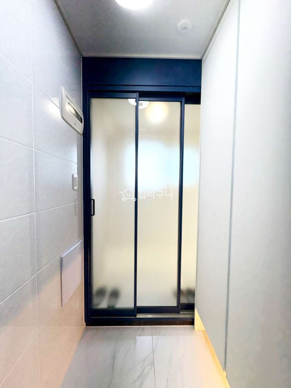 경기 수원권선구 권선동 투룸 같지 않은 깔끔한 실용적인 구조의 올화이트톤 권선동 투룸 매물 분양 매물번호 13463 사진 10