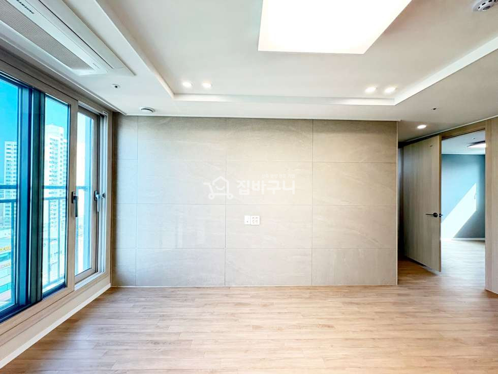 서울 강서구 염창동 ◆염창역 도보5분거리 초역세권! 실평수 30평넘는 넓은 3룸과 채광 가득한 거실◆ 분양 매물번호 13462 사진 2