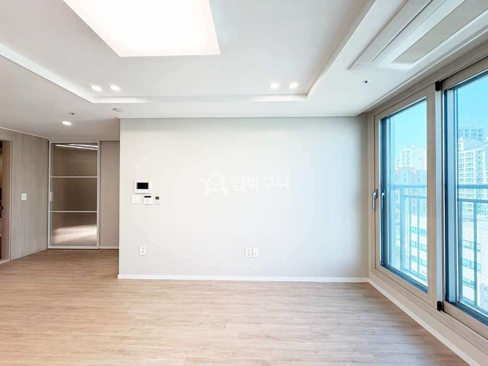 서울 강서구 염창동 ◆염창역 도보5분거리 초역세권! 실평수 30평넘는 넓은 3룸과 채광 가득한 거실◆ 분양 매물번호 13462 사진 4