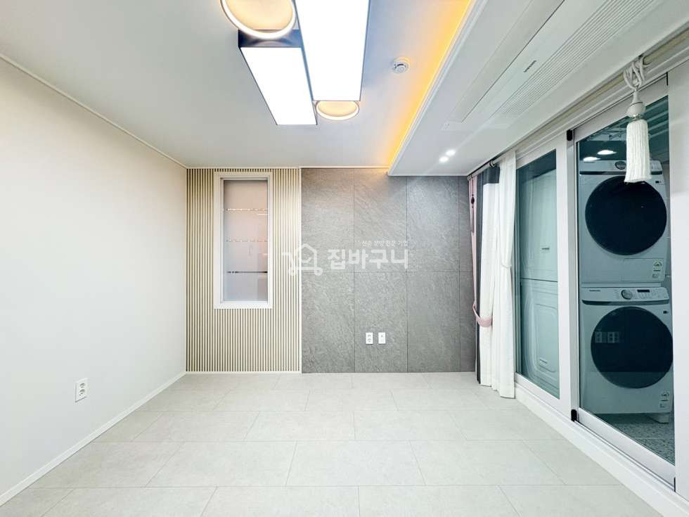 경기 안산상록구 사동 실평수 넓은 내부에 최저 실입주금! 깔끔한 화이트톤 인테리어와 ㄷ자 주방과 이어지는 큼직한 아일랜드식탁까지! 분양 매물번호 13453 사진 1