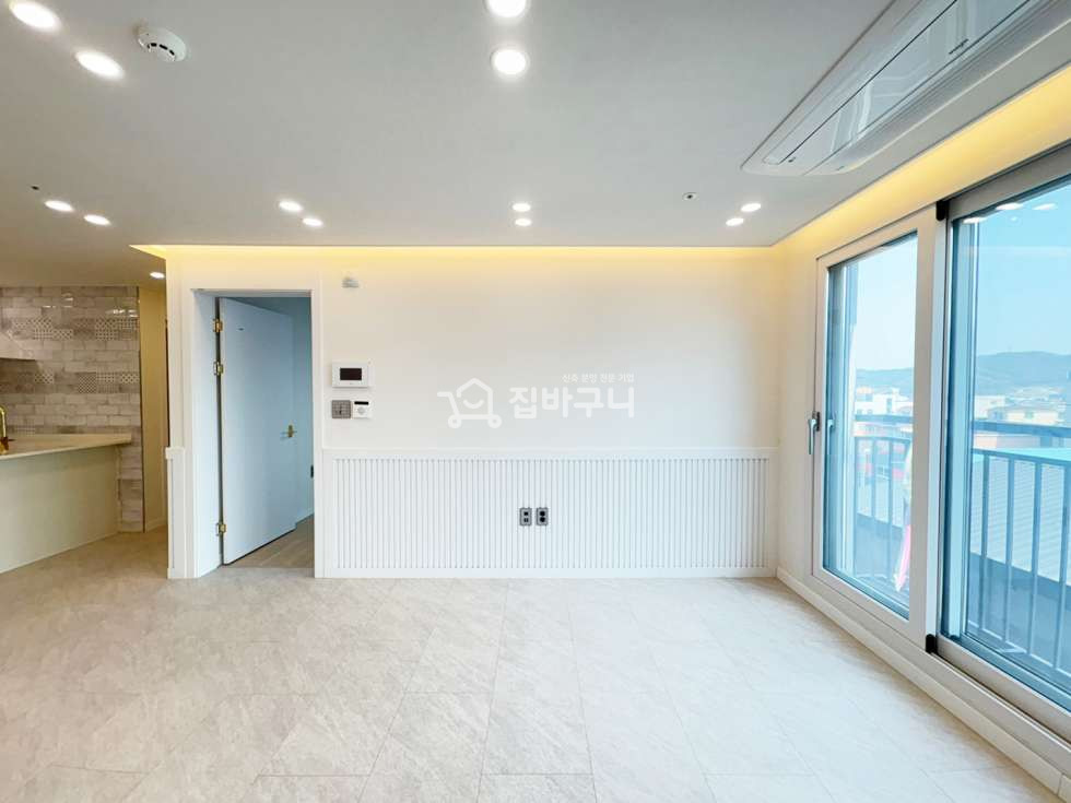 경기 안산상록구 팔곡이동 김치냉장고와 냉장고가 옵션!! 화이트톤 내부와 간접조명이 어우러진 고급진 인테리어와 학세권입지! 분양 매물번호 13451 사진 4