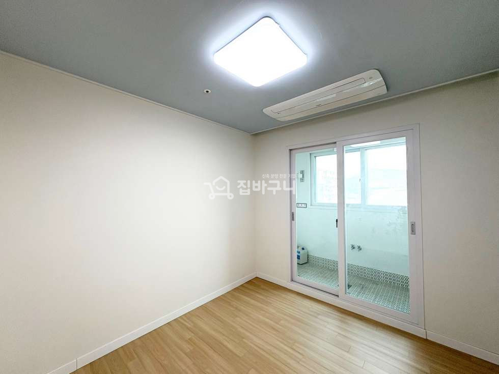 경기 안산상록구 팔곡이동 김치냉장고와 냉장고가 옵션!! 화이트톤 내부와 간접조명이 어우러진 고급진 인테리어와 학세권입지! 분양 매물번호 13451 사진 9