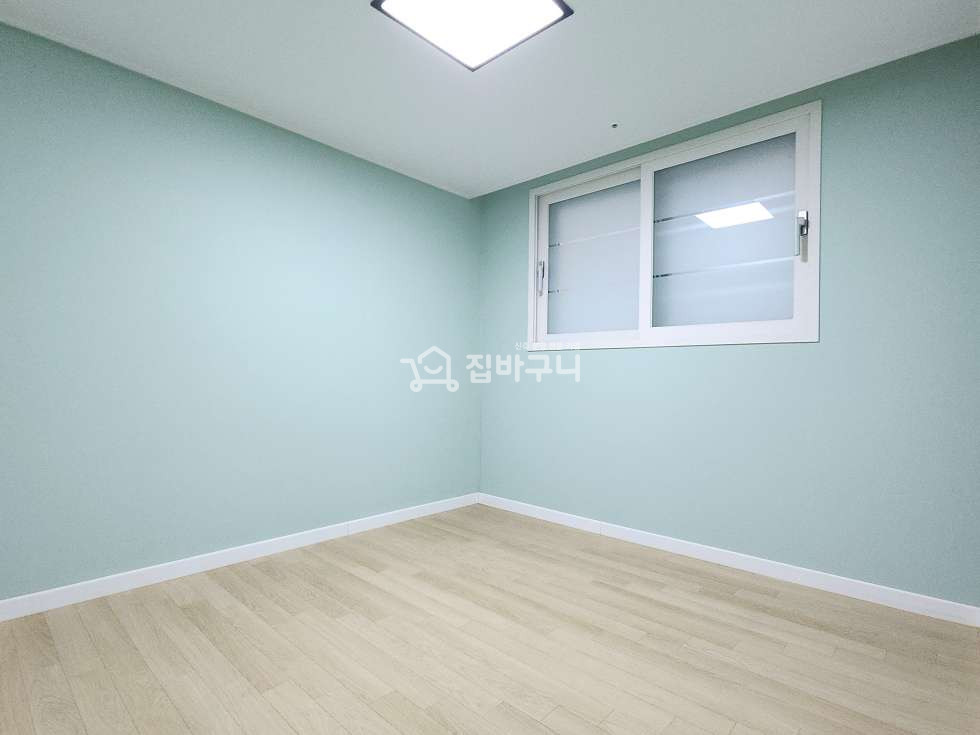 서울 구로구 구로동 입지적조건 최상! 인프라 ,학세권 모두 갖춘 깔끔한 아트월과 넓은거실이 매력적인 이 곳 구로동 3룸 분양 매물번호 13436 사진 9