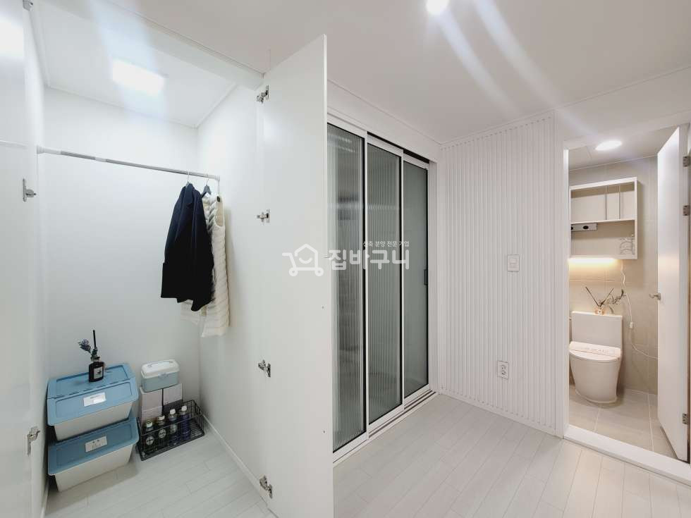경기 부천원미구 춘의동 ●드레스룸과 수납공간으로 활용가능한 펜트리룸! 깔끔한 분위기의 내부 부천APT● 분양 매물번호 13435 사진 10