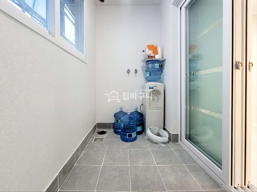 경기 부천원미구 춘의동 ●드레스룸과 수납공간으로 활용가능한 펜트리룸! 깔끔한 분위기의 내부 부천APT● 분양 매물번호 13435 사진 12