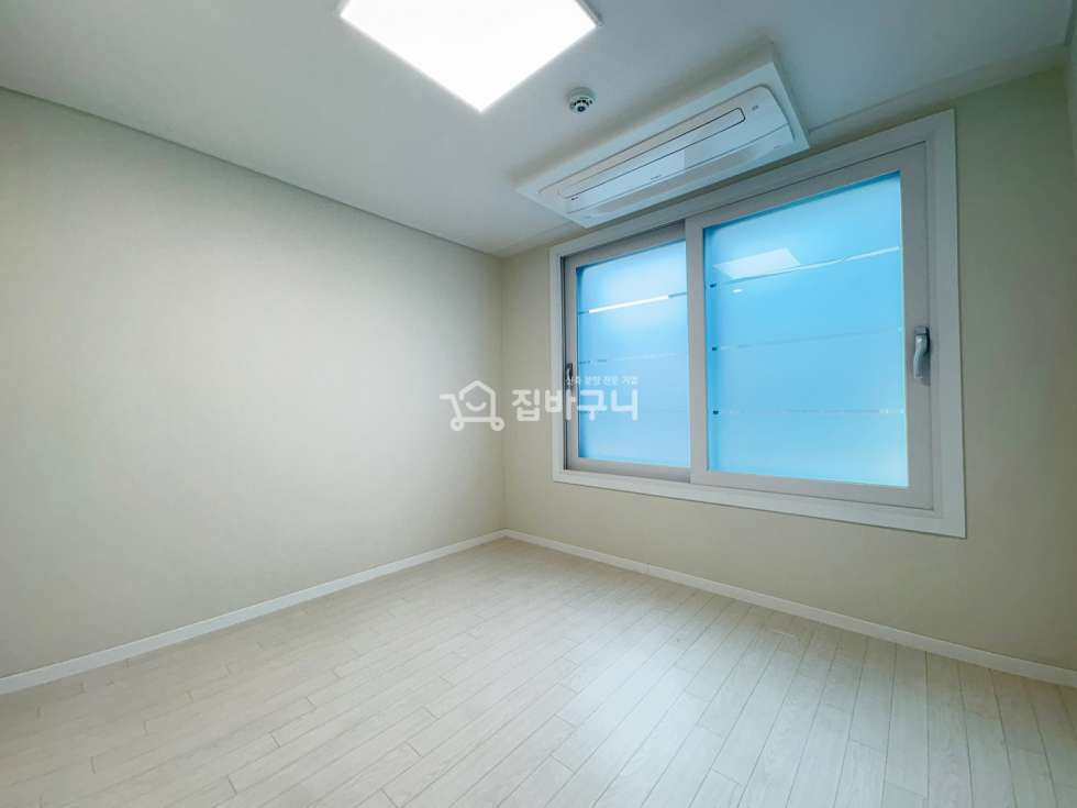 경기 안산단원구 선부동 넓고 시원한 복층공간으로 수납걱정 없이! 길쭉하고 넓은 테라스로 나만의 공간과 조망권 확보! 선부동 2룸 복층테라스! 분양 매물번호 13432 사진 6