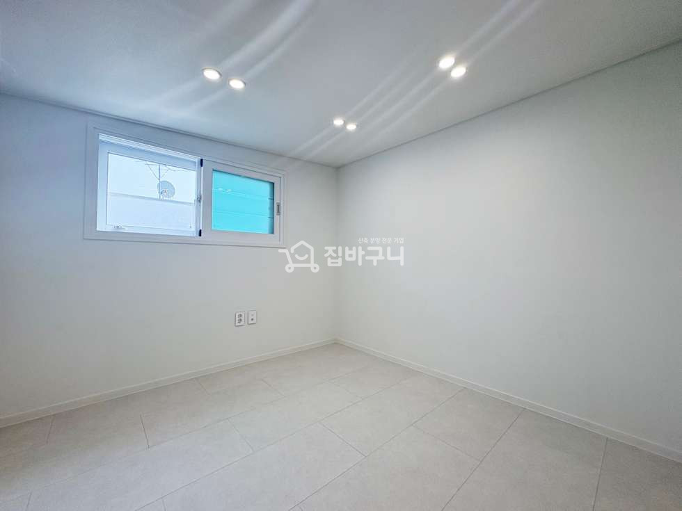 경기 안산단원구 선부동 ☆초중고 학세권과 롯데마트와 다이소가 차량3분 도보10분거리! 인프라 최적화된 시원한 조망권 복층테라스 매물!☆ 분양 매물번호 13431 사진 13
