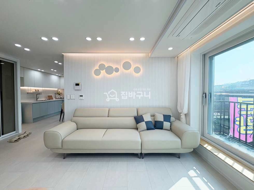 경기 안산단원구 선부동 ＊시원시원한 테라스와 넓은 복층 공간으로 집에서의 여가생활도 OK 달미역 도보권 안산 쓰리룸 매물!＊ 분양 매물번호 13427 사진 4