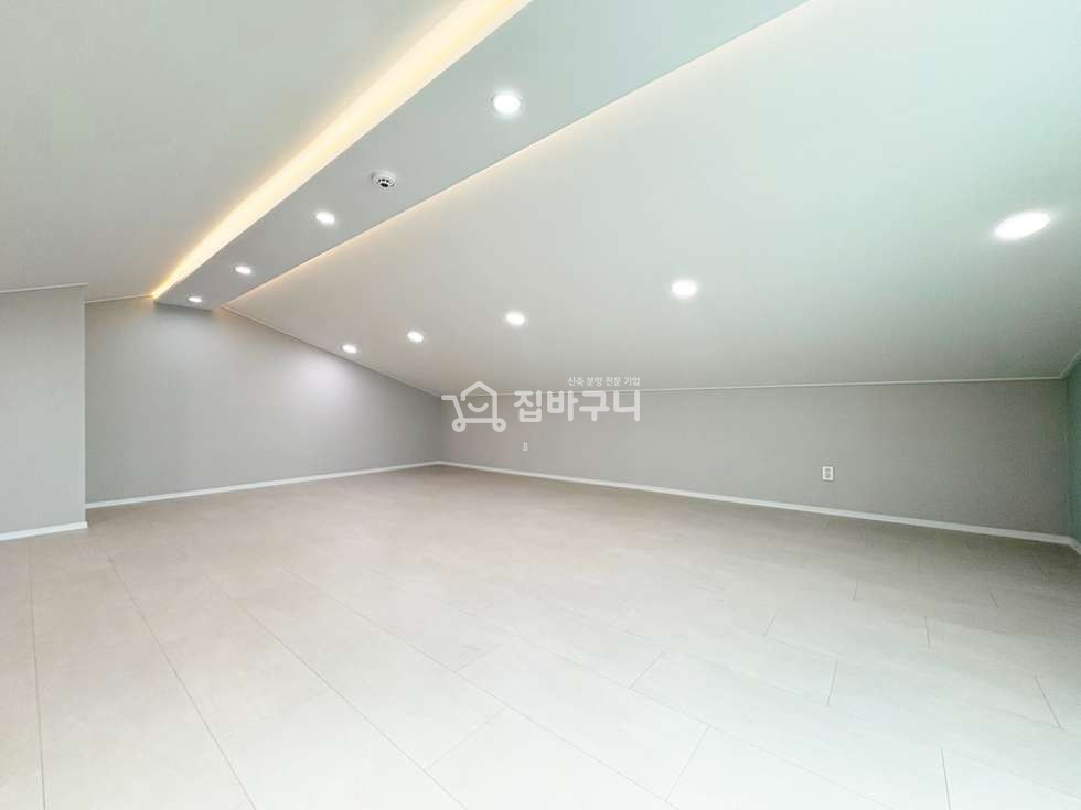 경기 안산단원구 선부동 ＊시원시원한 테라스와 넓은 복층 공간으로 집에서의 여가생활도 OK 달미역 도보권 안산 쓰리룸 매물!＊ 분양 매물번호 13427 사진 13