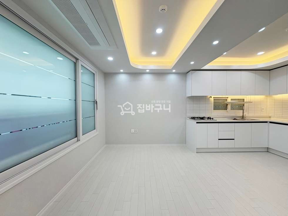 경기 안산단원구 선부동 ●교통도 편리하고 인프라도 최적화되어있는 공간감 살아나는 화이트톤의 쓰리룸● 분양 매물번호 13426 사진 2