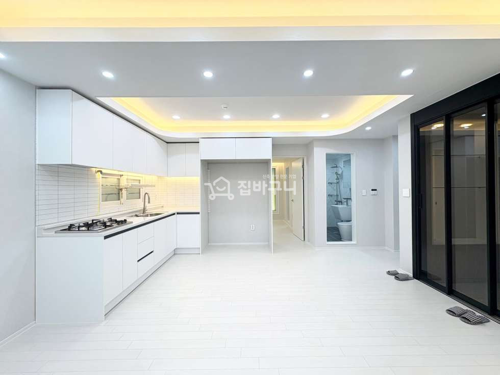 경기 안산단원구 선부동 ●교통도 편리하고 인프라도 최적화되어있는 공간감 살아나는 화이트톤의 쓰리룸● 분양 매물번호 13426 사진 3