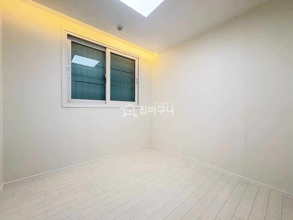 경기 안산단원구 선부동 ●교통도 편리하고 인프라도 최적화되어있는 공간감 살아나는 화이트톤의 쓰리룸● 분양 매물번호 13426 사진 9