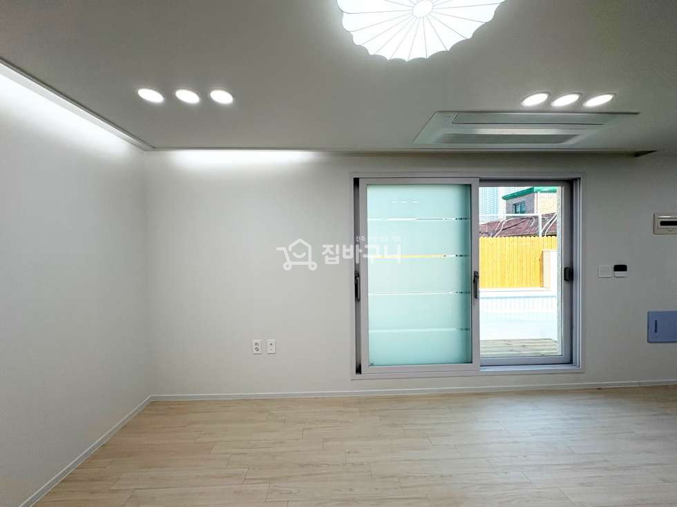 경기 안산단원구 선부동 선부동 테라스가 2개인 쓰리룸 복층매물! 운동장 처럼 넓은 테라스와 전망 확보! 분양 매물번호 13414 사진 2