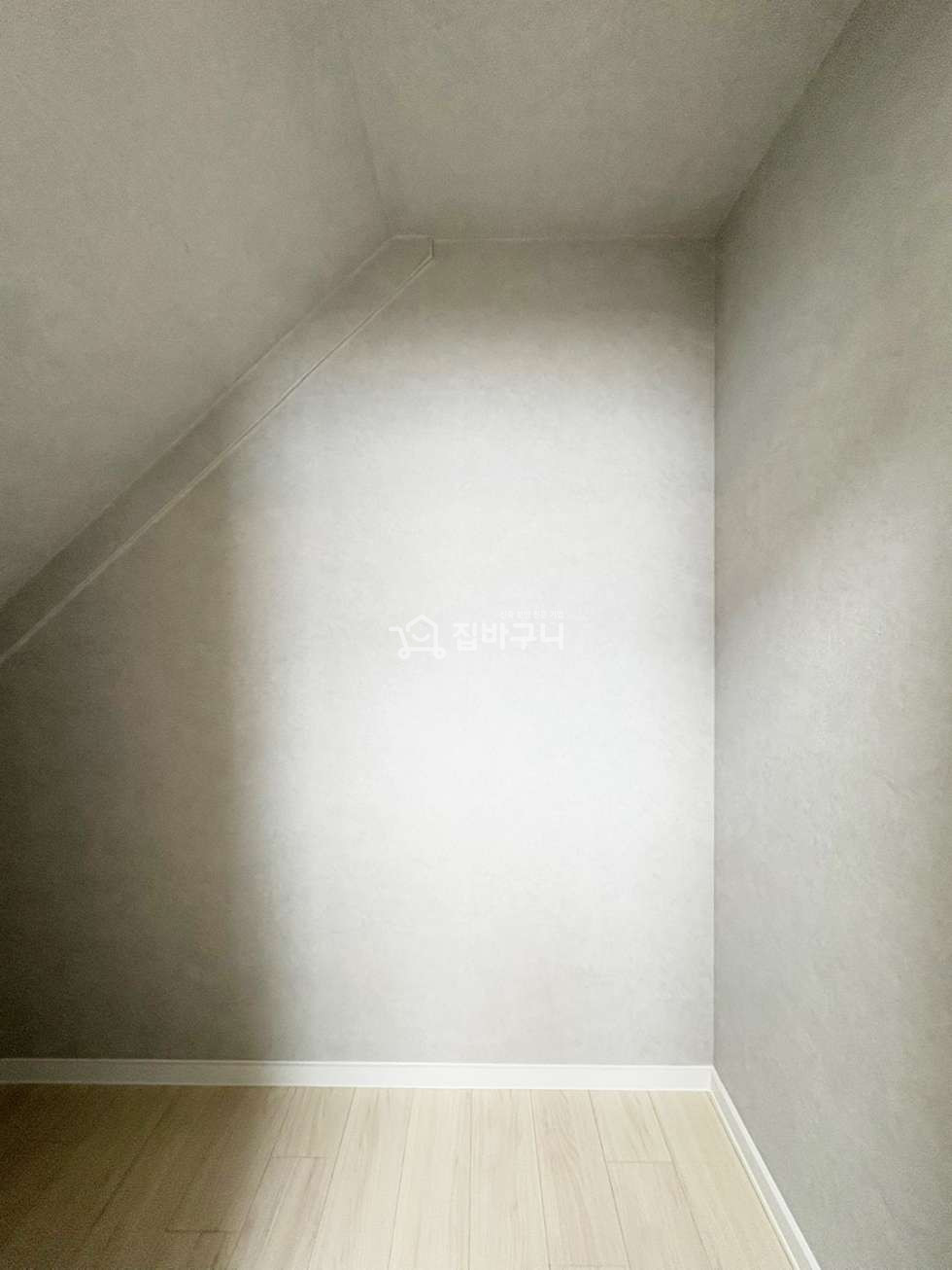 경기 안산단원구 선부동 선부동 테라스가 2개인 쓰리룸 복층매물! 운동장 처럼 넓은 테라스와 전망 확보! 분양 매물번호 13414 사진 9