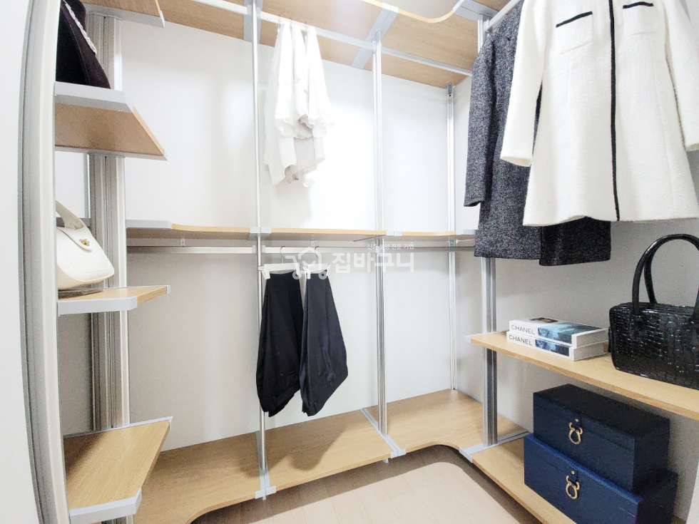 경기 부천원미구 심곡동 전체적으로 모든공간이 넓은 실용성있는 구조의 내부! 다용도실까지! 분양 매물번호 13409 사진 9