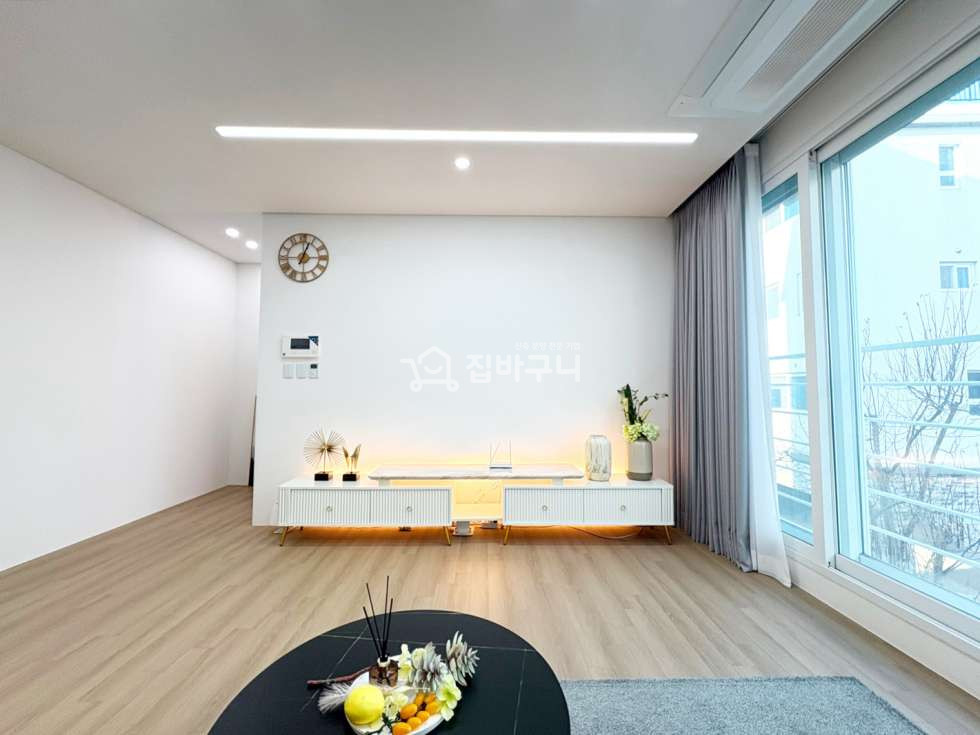 경기 고양일산동구 성석동 ◆깔끔하고 고급진 인테리어인 내부와 시원한 테라스가 있는 쓰리룸◆ 분양 매물번호 13408 사진 4