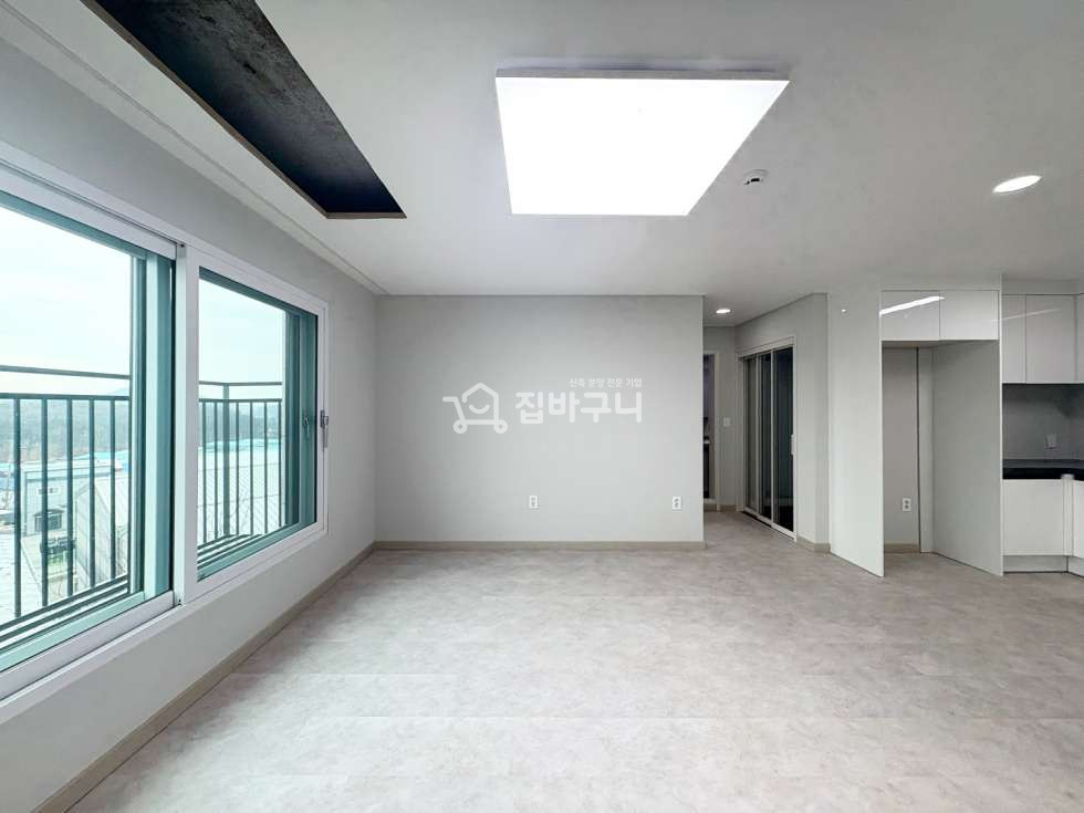 경기 고양일산동구 설문동 ●낮은 입주금!! 넓은 거실과 시원한 내부! 막힘없는 전망의 설문동 쓰리룸● 분양 매물번호 13396 사진 2