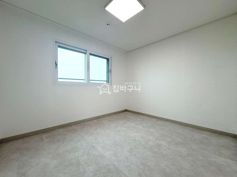 경기 고양일산동구 설문동 ●낮은 입주금!! 넓은 거실과 시원한 내부! 막힘없는 전망의 설문동 쓰리룸● 분양 매물번호 13396 사진 9