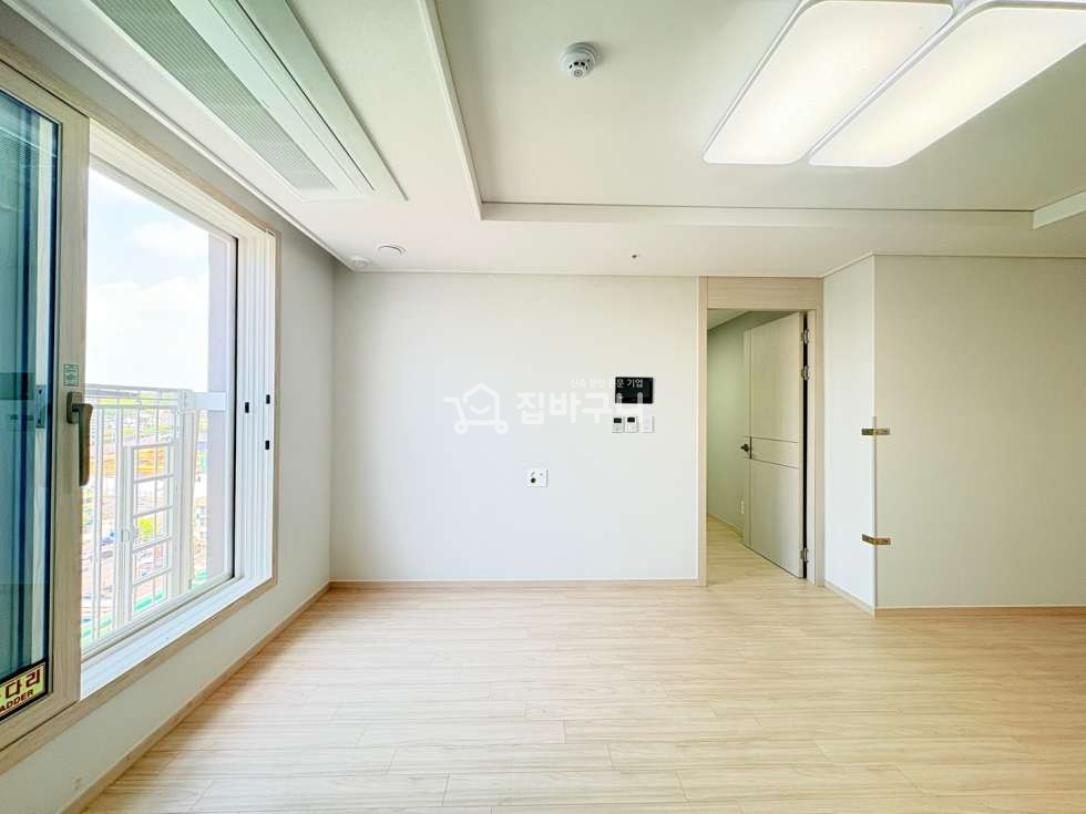 경기 부천소사구 괴안동 역곡역 역세권! 시원한 창문뷰 넓은통창으로 채광 일품 분양 매물번호 13392 사진 2
