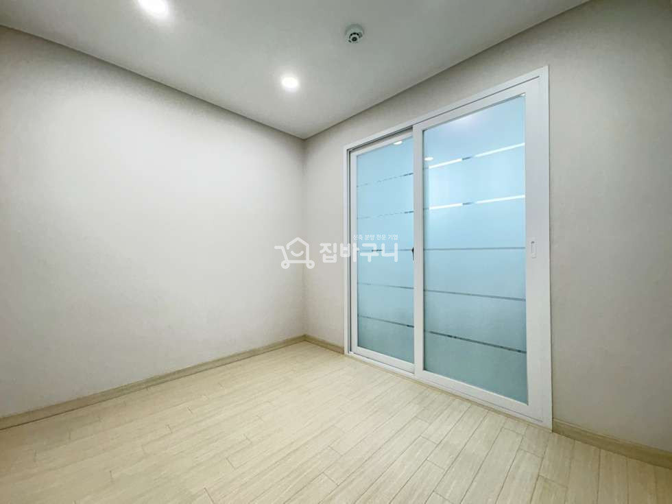 경기 수원권선구 당수동 ○깔끔한 내부가 일품인 채광 잘 드는 햇살가득 쓰리룸 주변개발 호재 매물! ○ 분양 매물번호 13385 사진 9