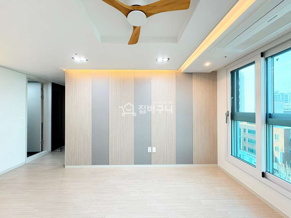 서울 마포구 성산동 ◎마포구청역 역세권에 인근 망원시장까지 학군지 집중 밀집된 넓고 쾌적한 내부의 3룸 아파트◎ 분양 매물번호 13379 사진 4