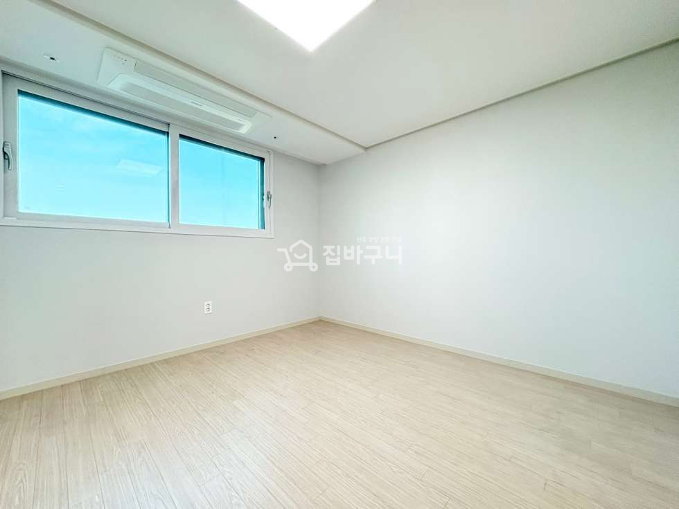 서울 마포구 성산동 ◎마포구청역 역세권에 인근 망원시장까지 학군지 집중 밀집된 넓고 쾌적한 내부의 3룸 아파트◎ 분양 매물번호 13379 사진 7