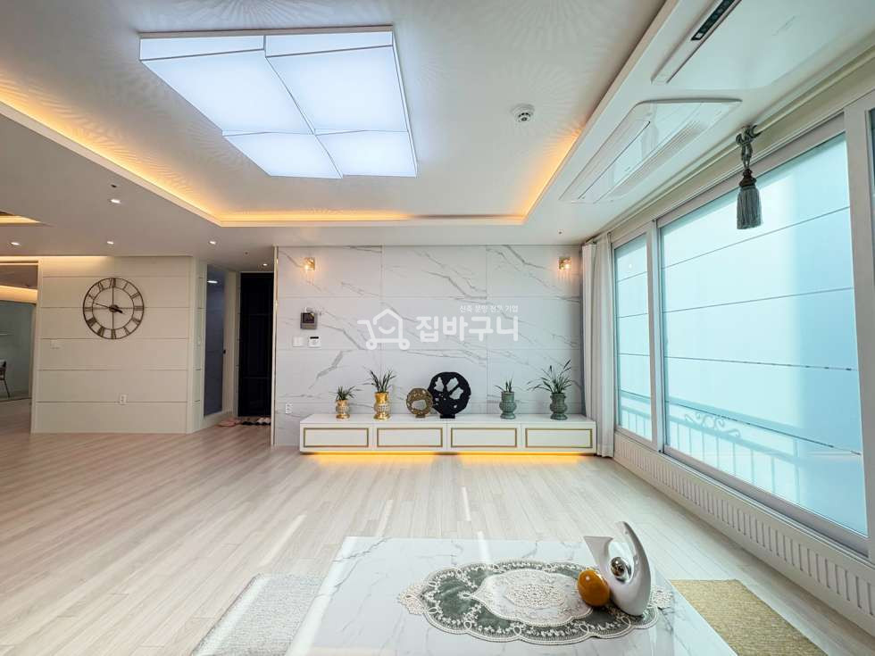 서울 마포구 성산동 ※마포구청역,가좌역,홍대입구역 인근! 학군지 집중/인프라 집중 된 거실 넓고 통창 채광 좋은 3룸※ 분양 매물번호 13377 사진 4
