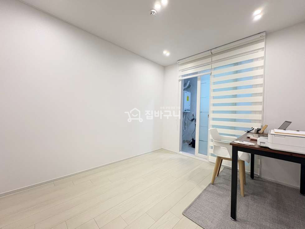 경기 수원장안구 영화동 ☆깔끔한 화이트톤 고급스러운 분위기의 인테리어를 갖춘 드레스룸 옵션까지! 영화동 3룸 신축빌라☆ 분양 매물번호 13374 사진 11