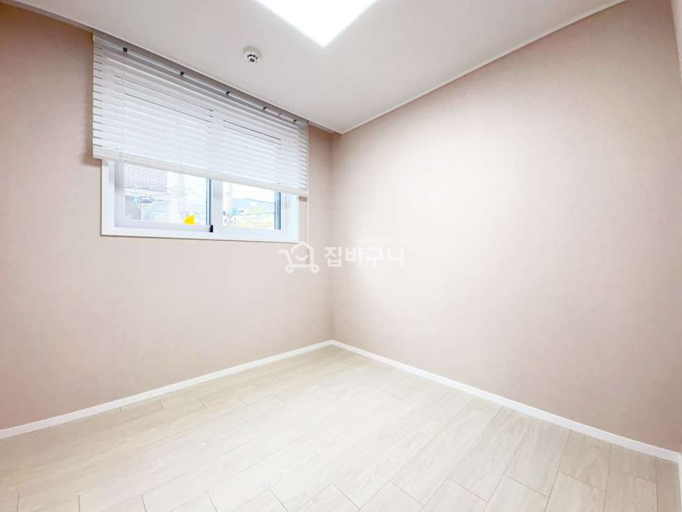 경기 안산단원구 선부동 ●특별한 수납공간이 돋보이는 화이트톤 인테리어 넓은 거실 선부동 3룸● 분양 매물번호 13364 사진 9