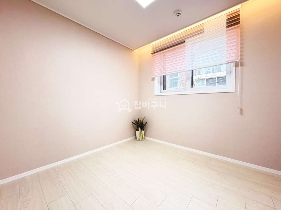 경기 안산단원구 선부동 ●특별한 수납공간이 돋보이는 화이트톤 인테리어 넓은 거실 선부동 3룸● 분양 매물번호 13364 사진 10