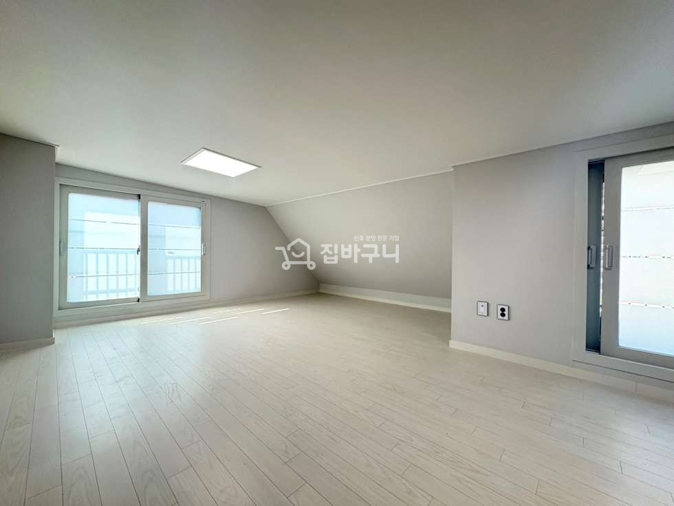 서울 은평구 응암동 ■넓은 거실과 쭈욱뻗은 넓은 테라스를 갖춘 응암동 복층 3룸 신축빌라 ■ 분양 매물번호 13339 사진 16